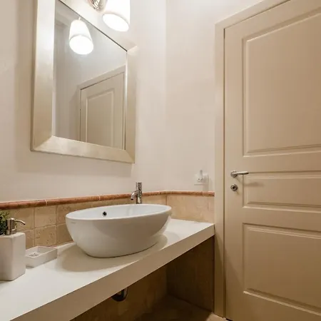 Art Street Studio Apartment *