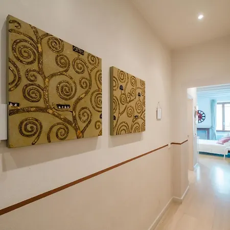 Apartment Art Street Studio