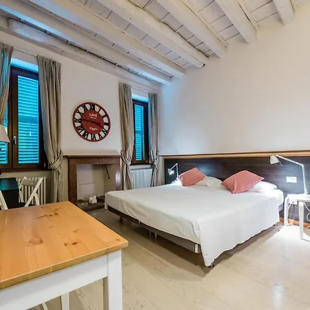 Art Street Studio Apartment *